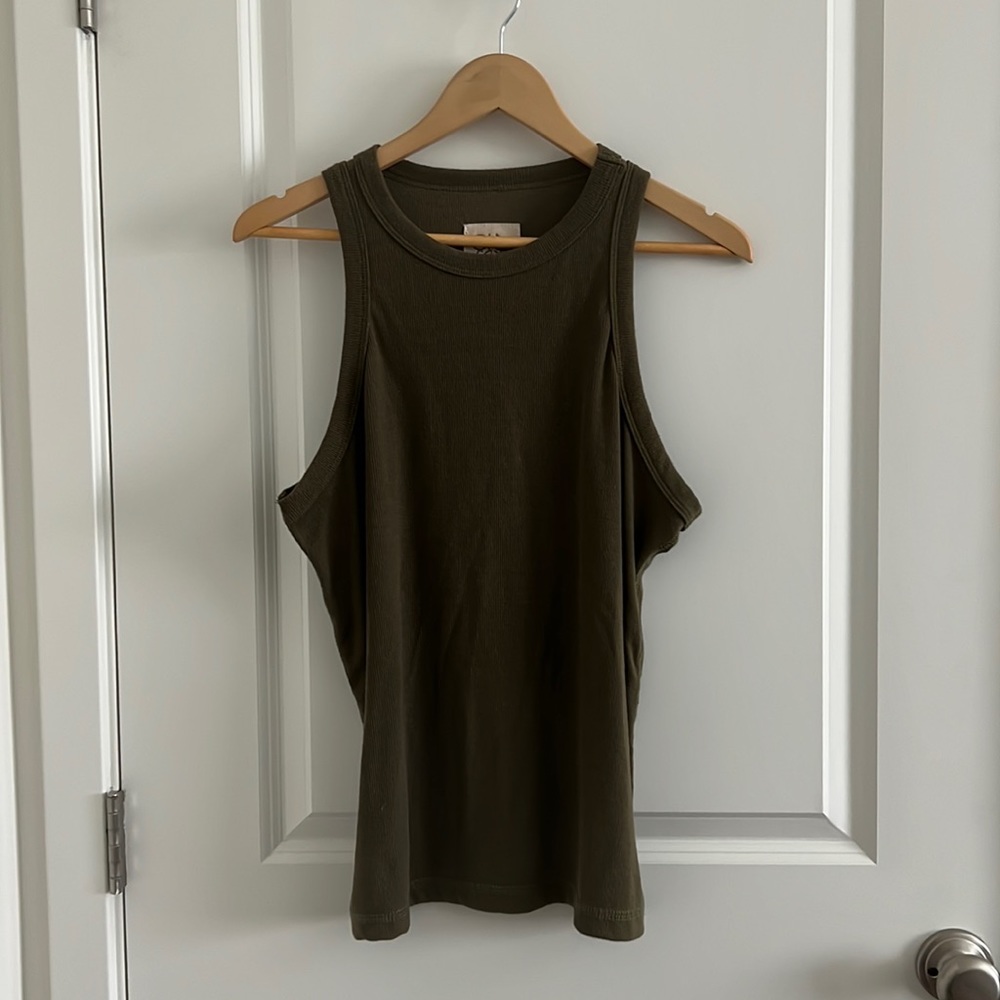 Chaser Sleeveless Top - Green (L)